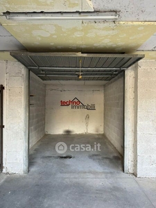 Garage/Posto auto in Affitto in Largo Roberto Franceschi a Tivoli