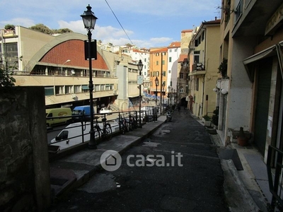 Negozio/Locale commerciale in Affitto in a Sanremo