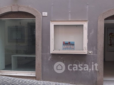 Negozio/Locale commerciale in Affitto in Corso della Repubblica 145 a Velletri
