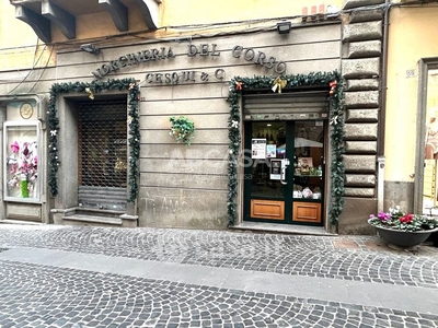 Negozio/Locale commerciale in Affitto in Corso della Repubblica a Velletri