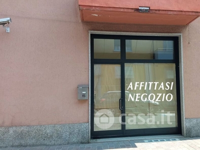 Negozio/Locale commerciale in Affitto in Via Antonio Gramsci 15 a Borgomanero