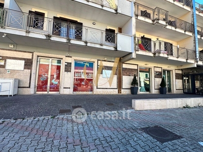 Negozio/Locale commerciale in Affitto in Via Appia 28 a Casagiove