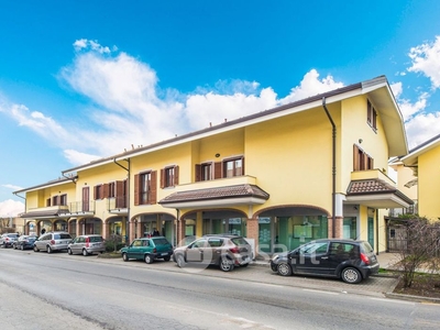 Negozio/Locale commerciale in Affitto in Via Cavour a Alpignano
