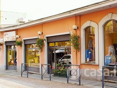 Negozio/Locale commerciale in Affitto in Via Cerino Zegna 1 a Biella