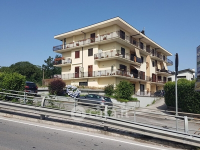 Negozio/Locale commerciale in Affitto in Via Cesinali a Atripalda