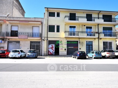 Negozio/Locale commerciale in Affitto in Via Criscione Lupis a Ragusa