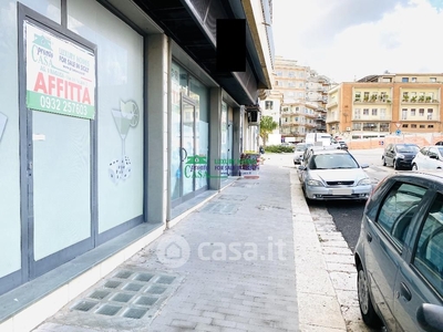 Negozio/Locale commerciale in Affitto in Via Dante Alighieri a Ragusa