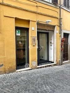 Negozio/Locale commerciale in Affitto in Via del Comune a Velletri