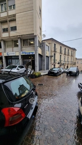 Negozio/Locale commerciale in Affitto in Via Francesco Spasari a Catanzaro