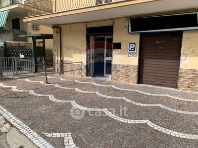 Negozio/Locale commerciale in Affitto in Via Giovanni Amendola 117 a Caserta