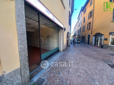 Negozio/Locale commerciale in Affitto in Via Giuseppe Garibaldi 30 a Varese