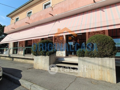 Negozio/Locale commerciale in Affitto in Via Giuseppe Garibaldi a Mazzano