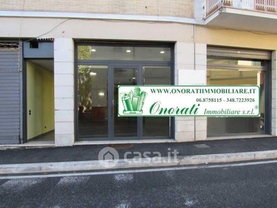 Negozio/Locale commerciale in Affitto in Via Gregoriana a Frascati