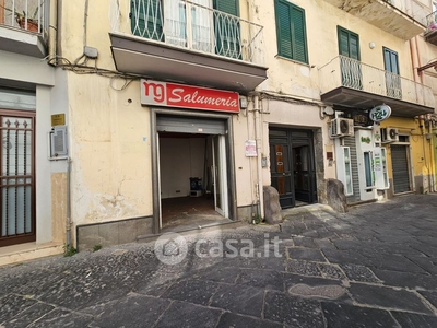 Negozio/Locale commerciale in Affitto in Via Morelli e Salvati a Nola