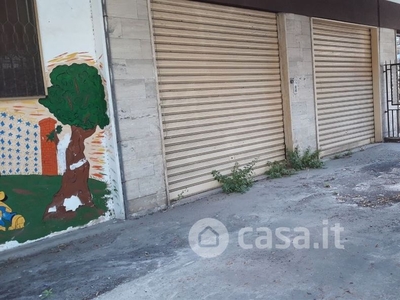 Negozio/Locale commerciale in Affitto in Via Raffaele Carrieri 1 a Taranto