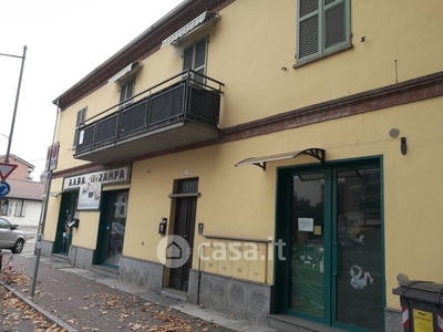 Negozio/Locale commerciale in Affitto in Viale Don Alfredo Bianco 4 a Asti