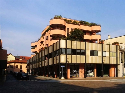 Negozio / Locale in affitto a Saronno - Zona: Centro