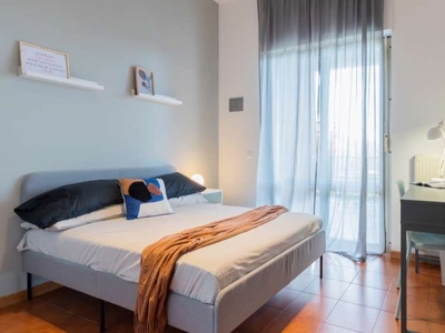 Stanza in affitto in appartamento con 4 camere da letto a Roma