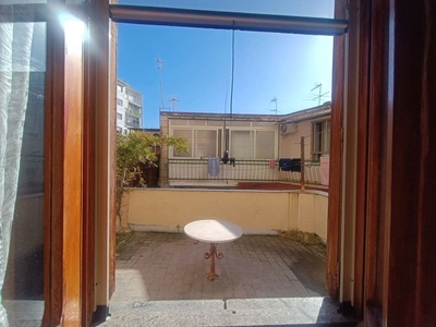 Trilocale in Vendita a Napoli, 70'000€, 70 m²