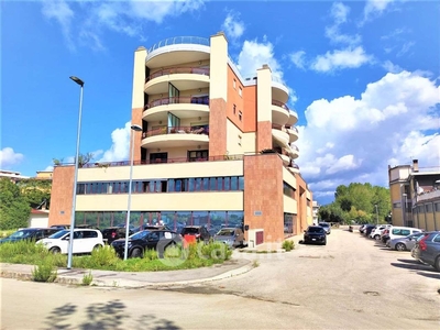 Ufficio in Affitto in Via Fedele Calvosa a Frosinone
