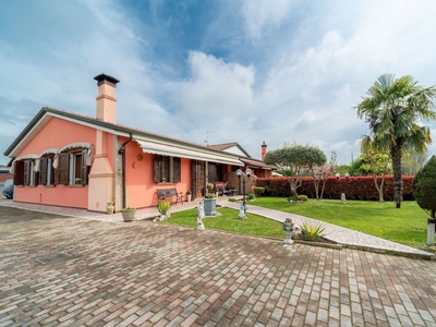 Villa Bifamiliare 3 locali di 146 m² in Villafranca Padovana