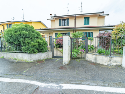Villa Bifamiliare in vendita a Motta Visconti