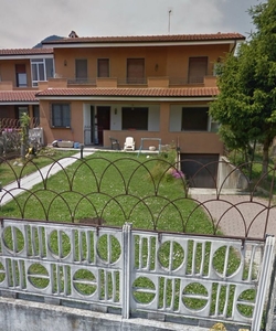 Villa con giardino a Sangano