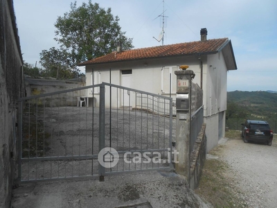 Villa in Affitto in Via Madonna del Lago a Urbino