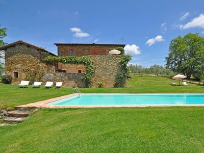 Appartamento con giardino, terrazza e piscina