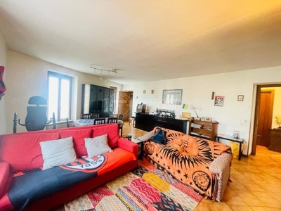 Appartamento in vendita a Villa Guardia via Vittorio Veneto 19