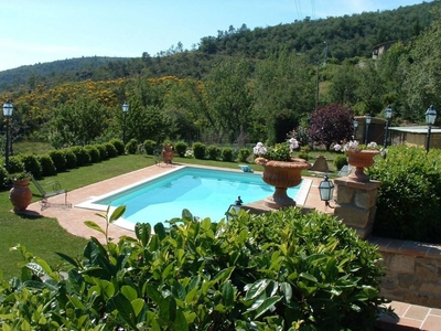 Casa a Cortona con piscina e barbecue