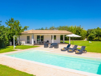 Casa a Scicli con terrazza, barbecue e piscina