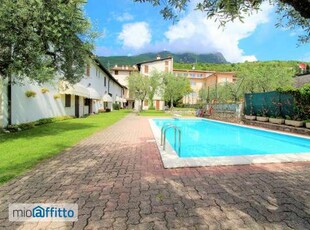 Appartamento arredato con piscina Toscolano maderno