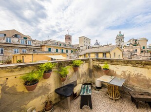 Appartamento con terrazzo, Genova centro storico