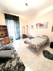 Appartamento in Vendita in Via Giuseppe de Felice 10 a Aci Sant'Antonio