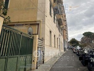 Appartamento in Vendita in Via Pietro Bozzano 4 int. 2 a Genova