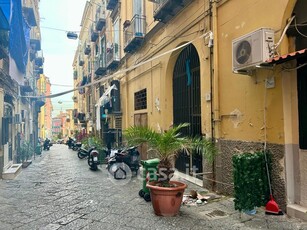 Appartamento in Vendita in Via San Giuseppe dei Nudi 18 a Napoli