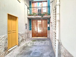 Appartamento in Vendita in Via Vittorio Veneto 8 a Adelfia