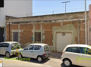 Casa indipendente all'asta E. Toti n. 190, Cagliari