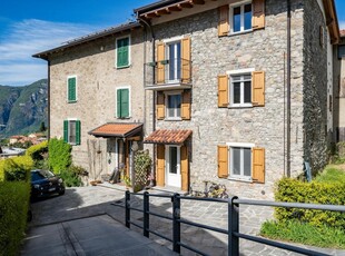 Casa indipendente in vendita a Mandello Del Lario