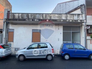 Casa indipendente in Vendita in Via Trieste 28 a Gravina di Catania