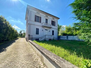 Casa Indipendente in Via Bergamo, 138, Cremona (CR)