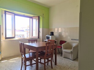 Casa Semi Indipendente in Affitto a Catanzaro, zona Lido Casciolino, 240€, 85 m², arredato