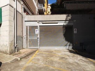 Garage / posto auto in affitto a Salerno Gelso - Campione