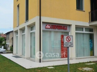 Negozio/Locale commerciale in Vendita in Via Alcide De Gasperi a Quarto d'Altino