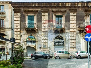 Negozio/Locale commerciale in Vendita in Via Alessandro Manzoni 100 a Catania