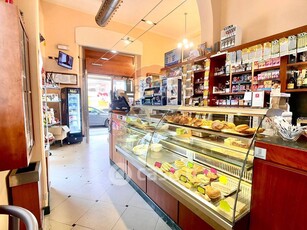 Negozio/Locale commerciale in Vendita in Via Guglielmo Marconi 64 a Firenze