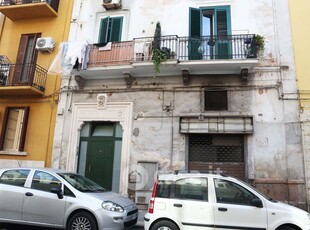 Negozio/Locale commerciale in Vendita in Via Scipione Crisanzio 166 a Bari