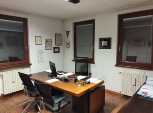 Ufficio / Studio in vendita a Sant'Ambrogio di Valpolicella - Zona: Sant'Ambrogio di Valpolicella