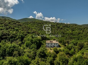 Villa con terrazzo a Spoleto